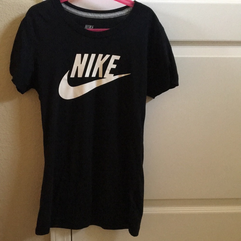 nike black t-shirt